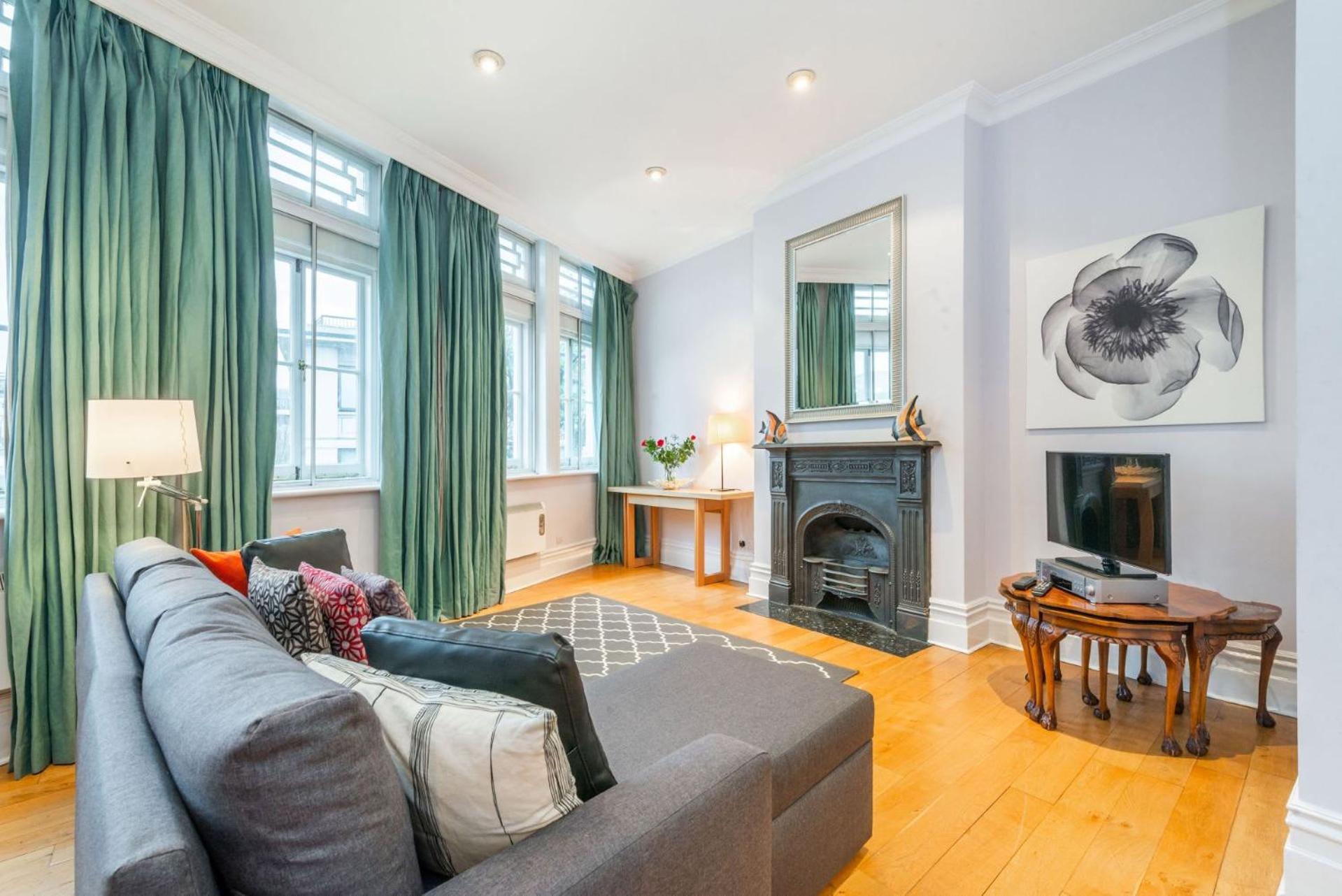 Nelson's Pad - Trafalgar Square - By Frankie Says Apartament Londra